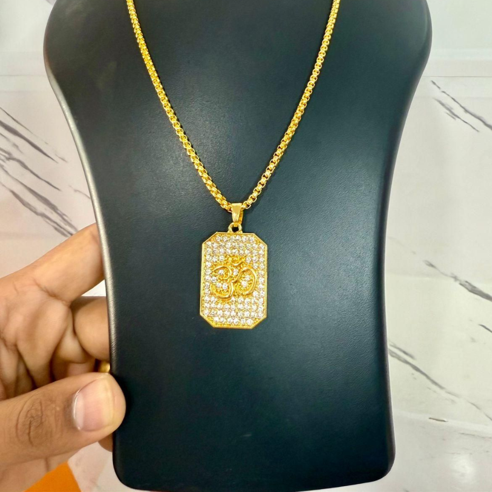 Son Premium Om Diamond Pendant