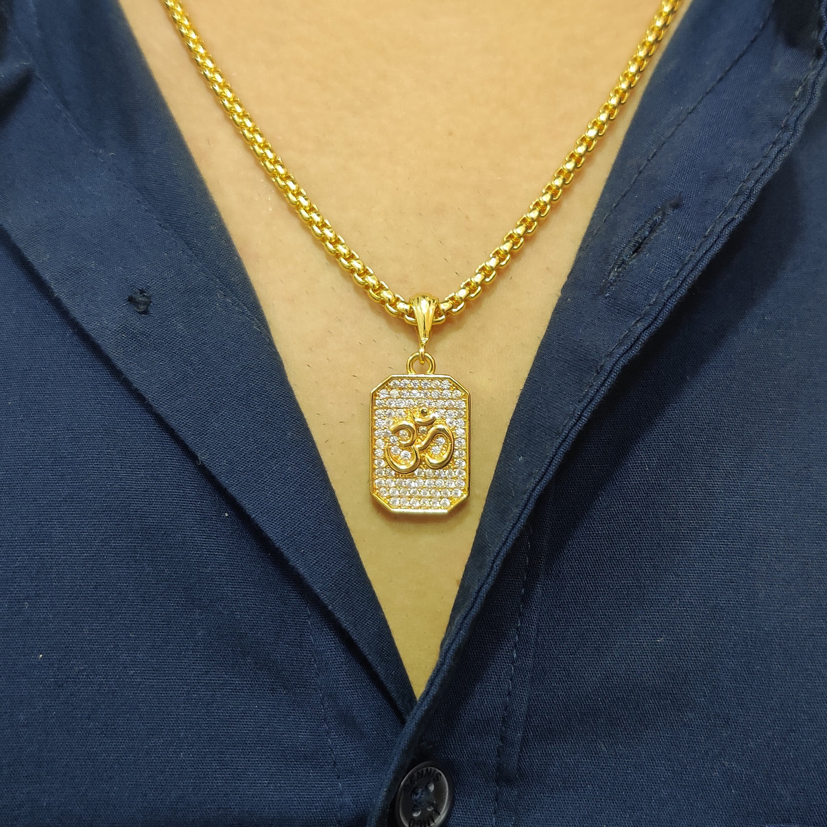 Son Premium Om Diamond Pendant